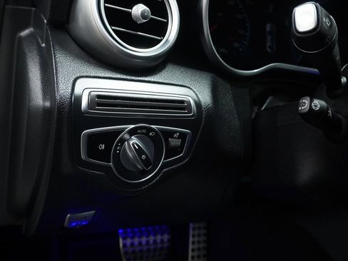 Used 2020 Mercedes-Benz C 300 4MATIC Sedan image 25