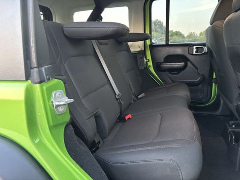 Used 2019 Jeep Wrangler Unlimited Sport S AWD/4WD image 25