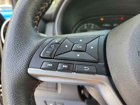 Used 2023 Nissan Kicks SR w/ SR Premium Package image 16