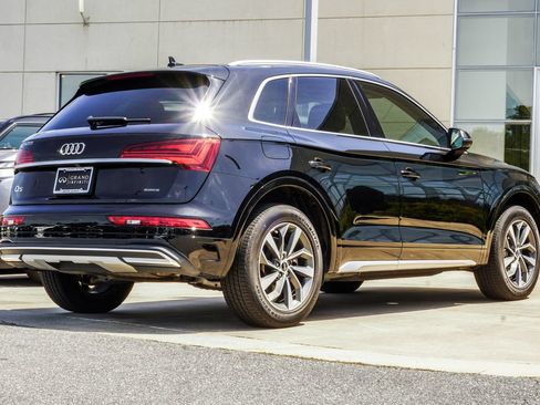 Used 2021 Audi Q5 2.0T Premium w/ Convenience Package AWD/4WD image 12