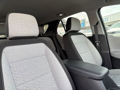 Used 2022 Chevrolet Equinox LS FWD image 13