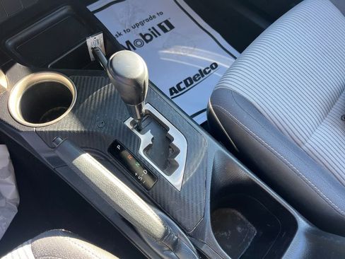 Used 2013 Toyota RAV4 XLE image 18