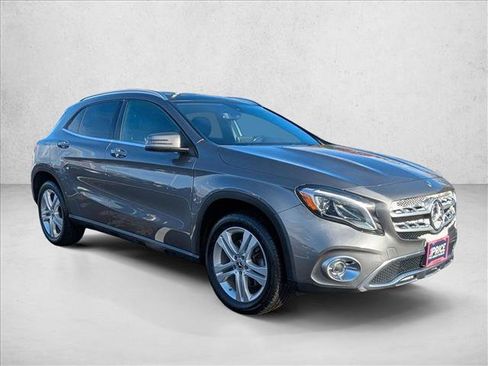 Used 2019 Mercedes-Benz GLA 250 4MATIC image 3