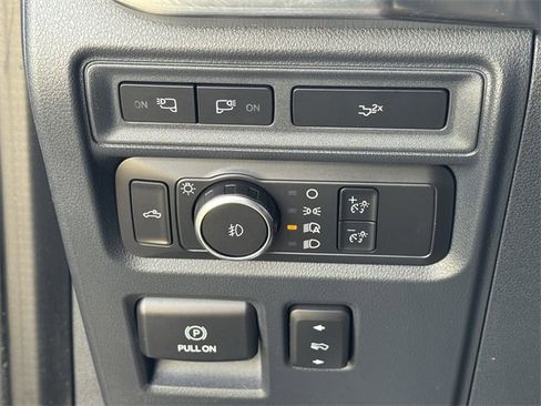 Used 2022 Ford F150 Lariat w/ Equipment Group 502A High image 16