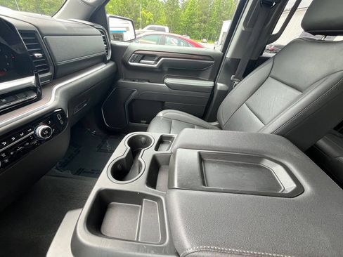 Used 2025 GMC Sierra 1500 SLT AWD/4WD image 23