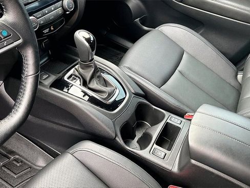 Used 2022 Nissan Rogue Sport SL w/ Premium Package image 18