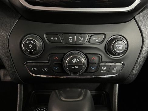 Used 2021 Jeep Cherokee Limited w/ Elite Package image 37