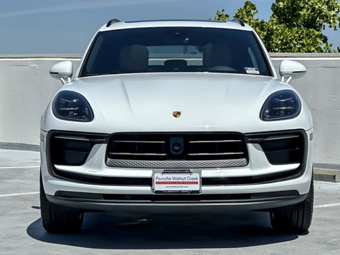 Used 2026 Porsche Macan AWD/4WD image 11