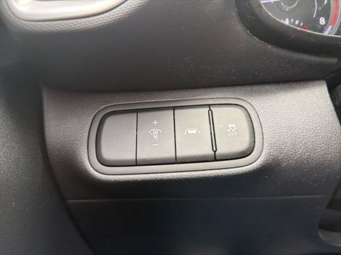 Used 2020 Hyundai Venue SE image 17