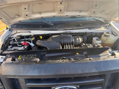 Used 2012 Ford E-350 and Econoline 350 XL w/ Interior Upgrade Pkg image 29