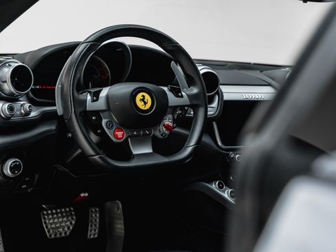 Used 2018 Ferrari GTC4Lusso T RWD image 37