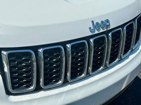 Used 2021 Jeep Grand Cherokee Laredo X image 14