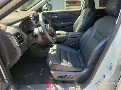 Certified 2023 Nissan Rogue SV w/ SV Premium B Package FWD image 7