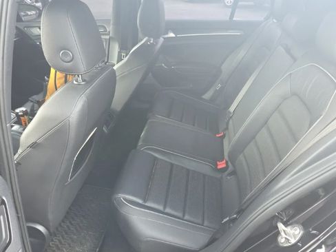 Used 2019 Volkswagen Golf 4-Door AWD/4WD image 8
