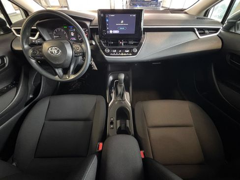 Used 2025 Toyota Corolla LE FWD image 32