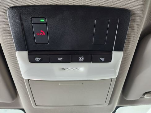 Used 2023 Nissan Rogue SV image 48