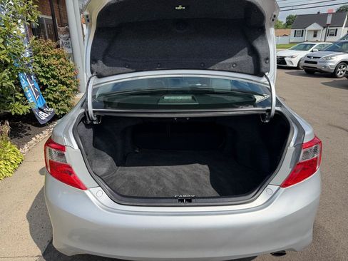 Used 2014 Toyota Camry SE FWD image 4