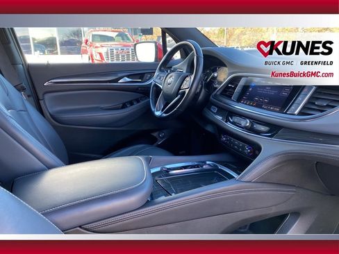 Used 2024 Buick Enclave Premium image 38