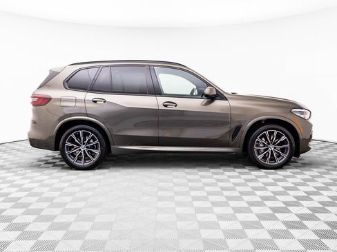 Certified 2023 BMW X5 xDrive40i w/ M Sport Package AWD/4WD image 6