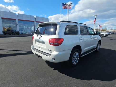 Used 2013 Toyota Sequoia Platinum AWD/4WD image 3
