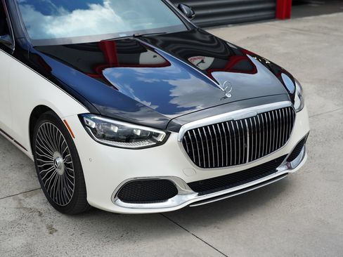 Used 2023 Mercedes-Benz Maybach S 580 4MATIC image 3