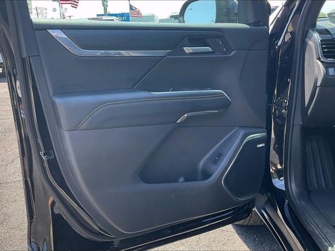 Used 2024 GMC Acadia Elevation AWD/4WD image 26