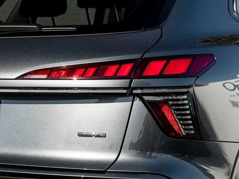 New 2026 Audi Q3 quattro 2.0T AWD/4WD image 10