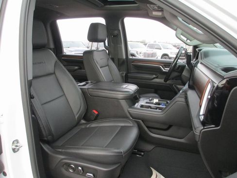 Certified 2024 GMC Sierra 3500 Denali w/ Denali Reserve Package image 22