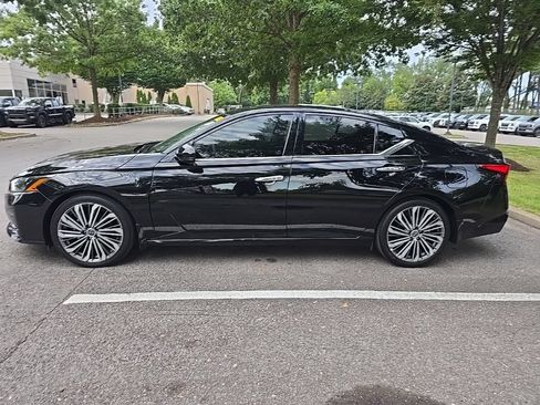 Used 2025 Nissan Altima 2.5 SL FWD image 5