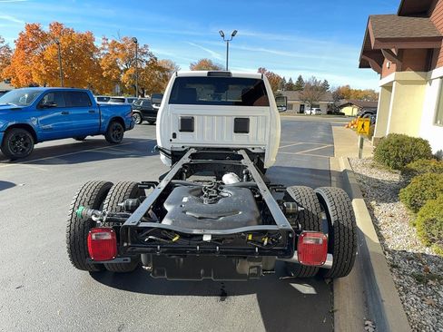 New 2026 RAM 5500 Tradesman w/ Chrome Appearance Group AWD/4WD image 3