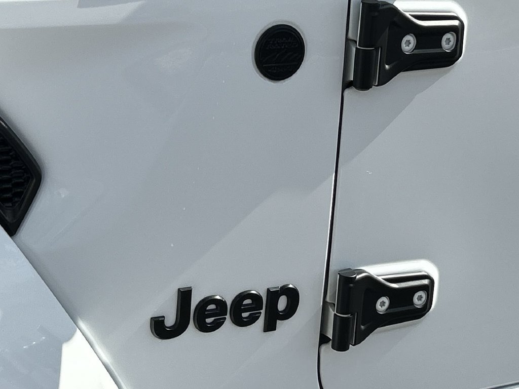 Used 2021 Jeep Wrangler Unlimited Sahara AWD/4WD image 31