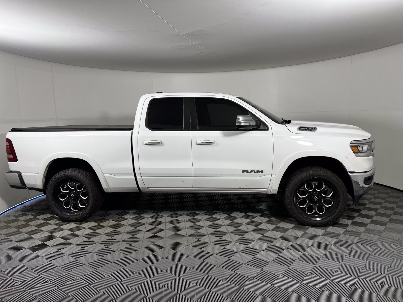 Used 2020 RAM 1500 Laramie AWD/4WD image 4