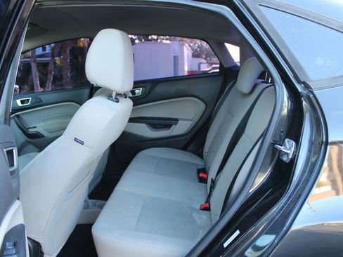 Used 2015 Ford Fiesta SE FWD image 8