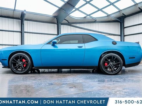 Used 2018 Dodge Challenger SXT w/ Blacktop Package RWD image 2