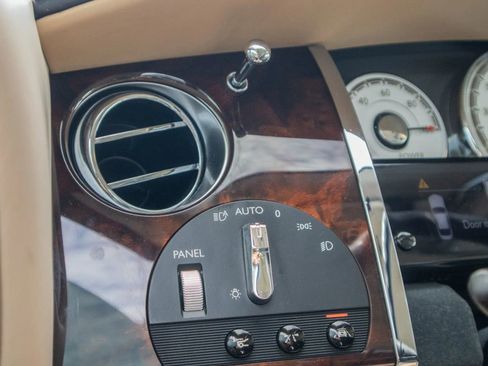 Used 2019 Rolls-Royce Wraith RWD image 51