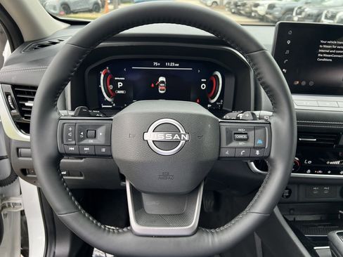 Certified 2025 Nissan Rogue SL image 9