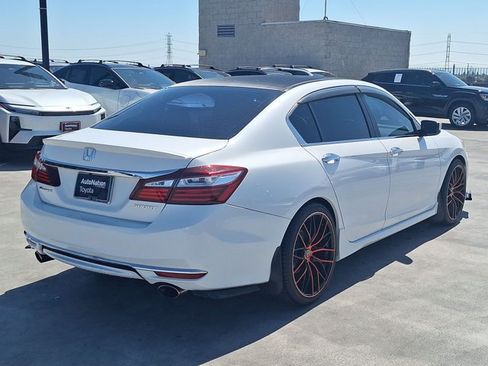 Used 2017 Honda Accord Sport image 5