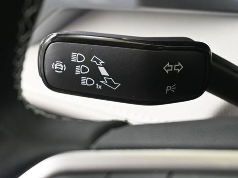 New 2026 Volkswagen Taos SEL image 28