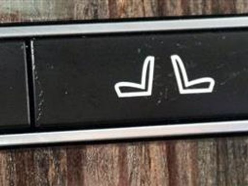 Used 2014 Land Rover Range Rover Sport HSE image 22