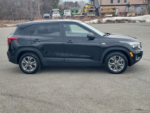 Used 2024 Kia Seltos LX image 4