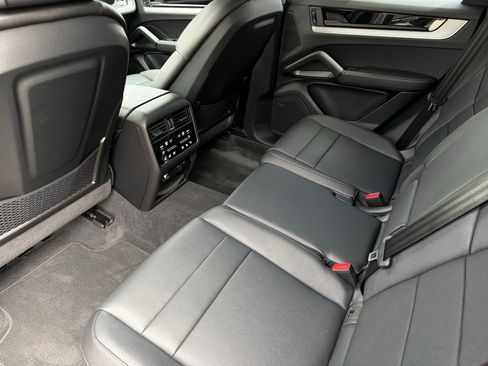 Used 2026 Porsche Cayenne E-Hybrid AWD/4WD image 29