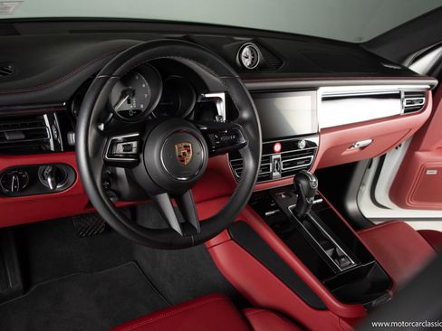 Used 2024 Porsche Macan S image 20