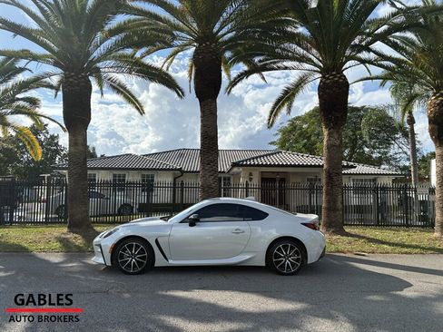 Used 2024 Toyota GR86 image 9