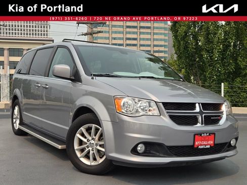Used 2019 Dodge Grand Caravan SXT FWD image 1