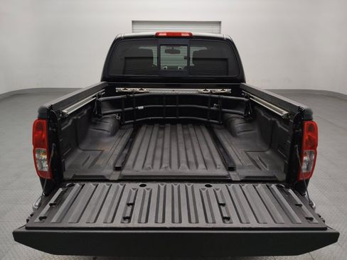 Used 2016 Nissan Frontier SV w/ SV Value Truck Package RWD image 29