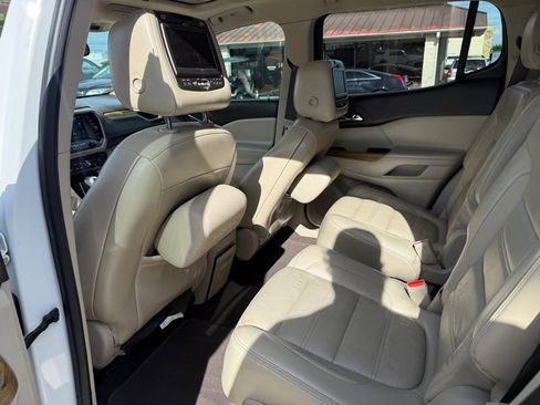 Used 2017 GMC Acadia Denali w/ Technology Package FWD image 14