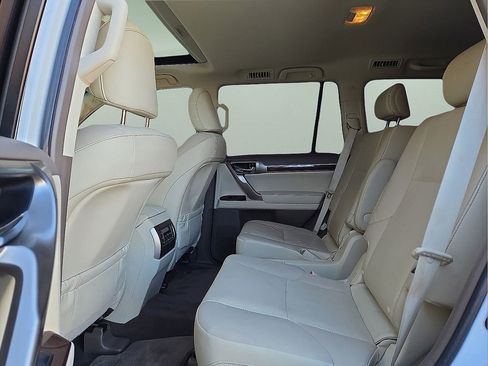 Used 2019 Lexus GX 460 Premium image 14