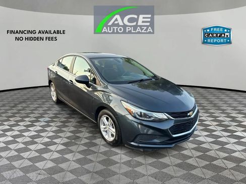Used 2018 Chevrolet Cruze LT FWD image 1