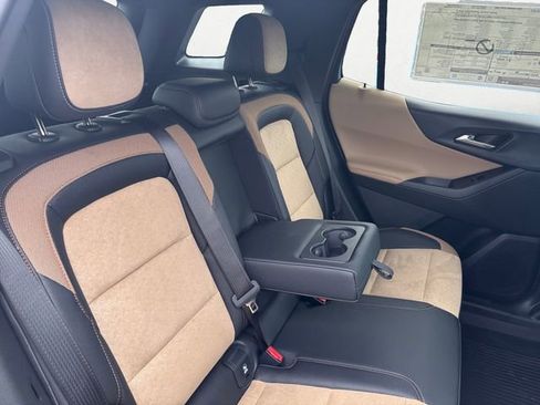 New 2026 Chevrolet Equinox ACTIV w/ Convenience Package III AWD/4WD image 17
