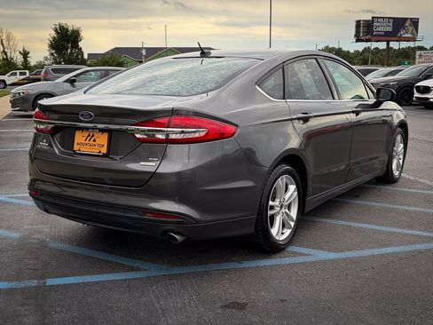 Used 2018 Ford Fusion SE w/ Fusion SE Technology Package FWD image 32